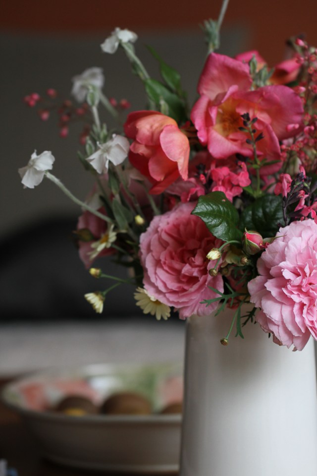 Rose Strawberry Hill and Comptesse du Cayla with Lychnis and Daisy